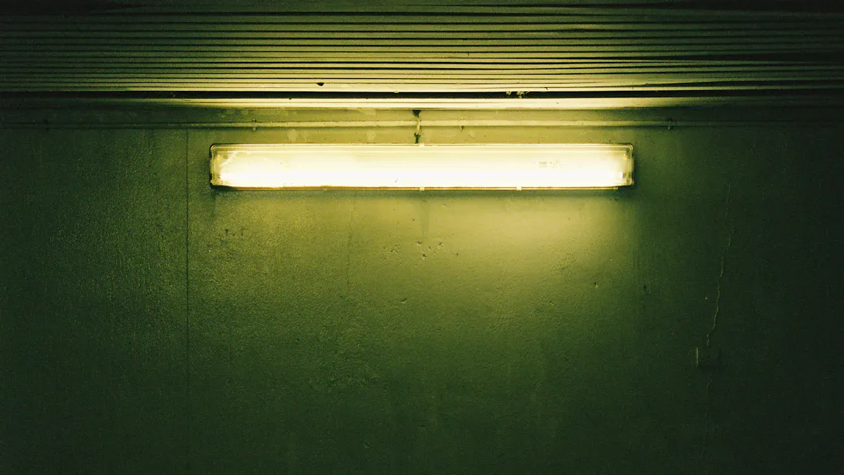 The Key Differences Between Batman B1 LED Batten Light and Fluorescent Tubes