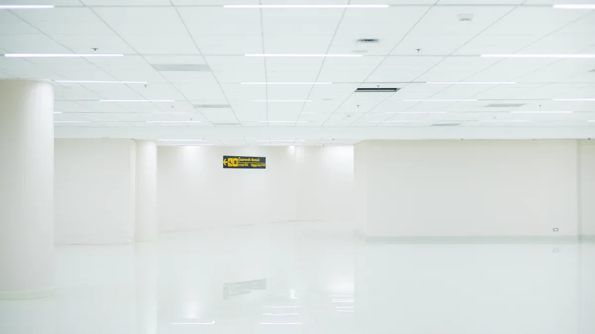 How to Choose the Best Teardrop Light for Your Cleanroom